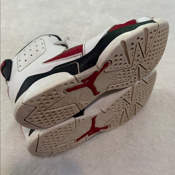Nike Air Jordan 6 Retro “Carmine” Youth Sneakers 13.5 Little Boy - Picture 8 of 9
